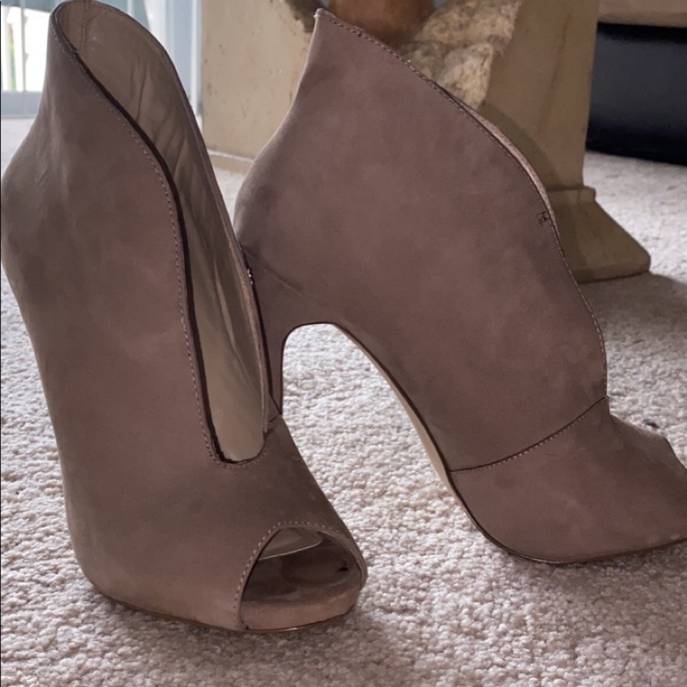 Steve Madden Stellth Nubock Suede Heels